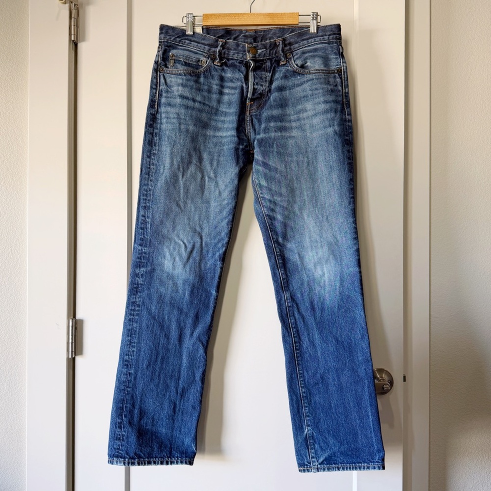 Abercrombie & Fitch men’s medium wash athletic straight leg jeans size 32/32